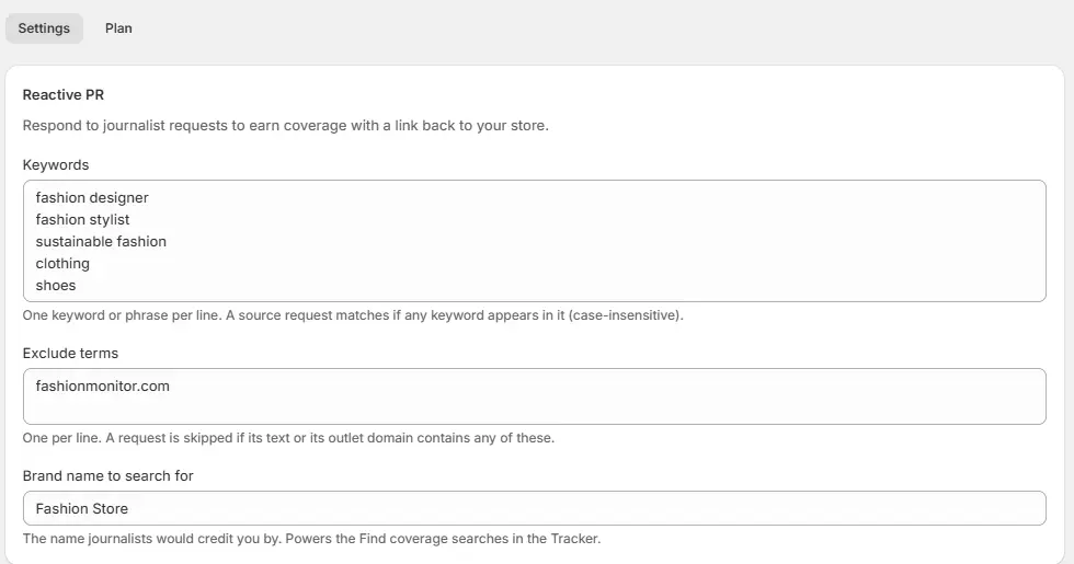 The SEO Backlinks app Settings screen showing Reactive PR keywords like fashion designer and sustainable fashion, an exclude terms box, and a brand name field.
